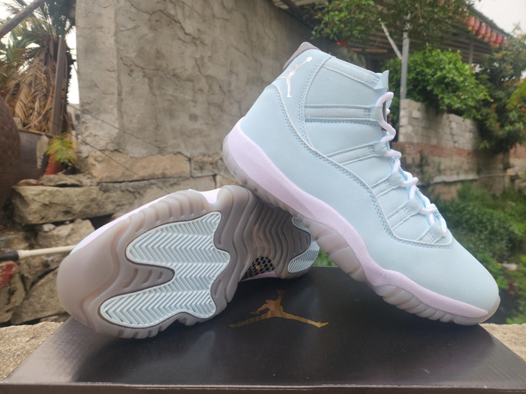 Air Jordan 11 Retro Pale-Moon | Lunar Stillness