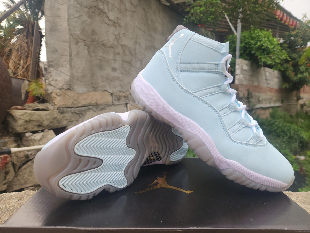 Air Jordan 11 Retro Pale-Moon | Lunar Stillness