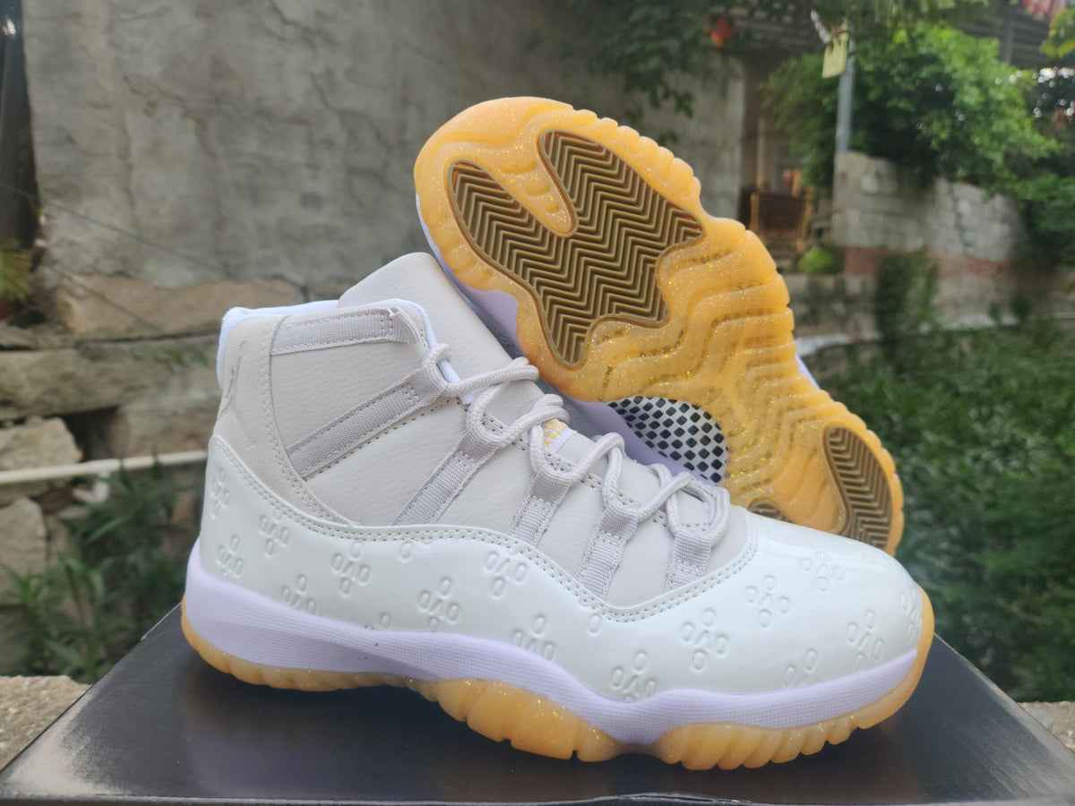 Air Jordan 11 Retro Halloween Black/Barely Volt | Phantom Spark