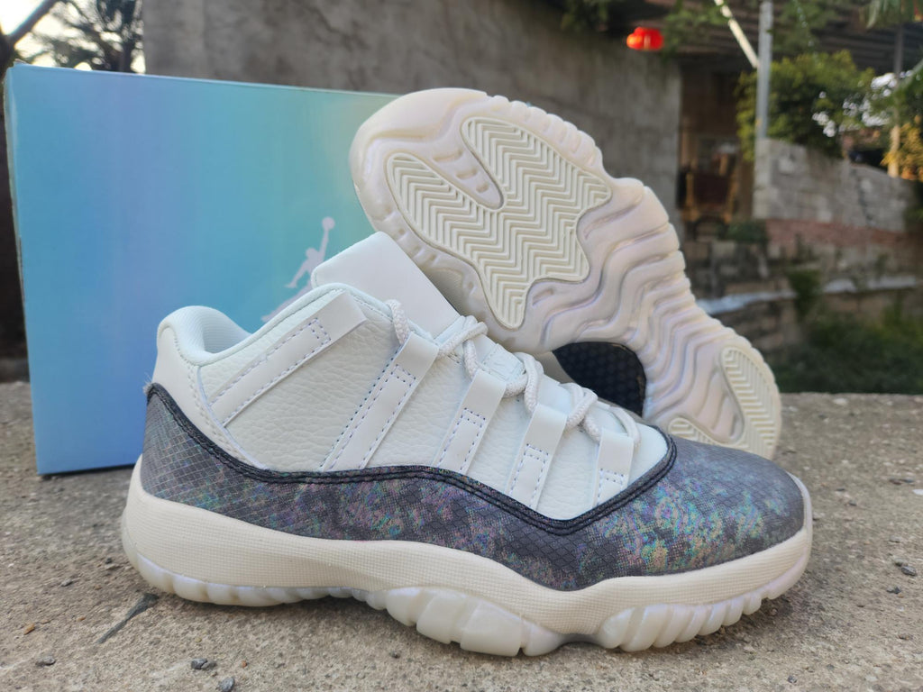 Air Jordan 11 Low | Open Horizon
