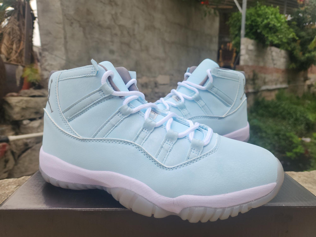 Air Jordan 11 Retro Pale-Moon | Lunar Stillness