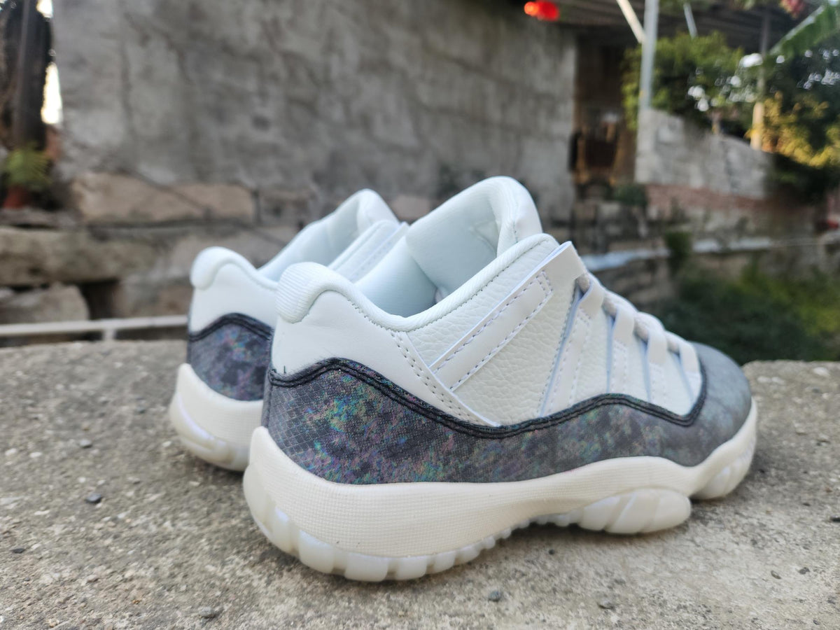 Air Jordan 11 Low | Open Horizon